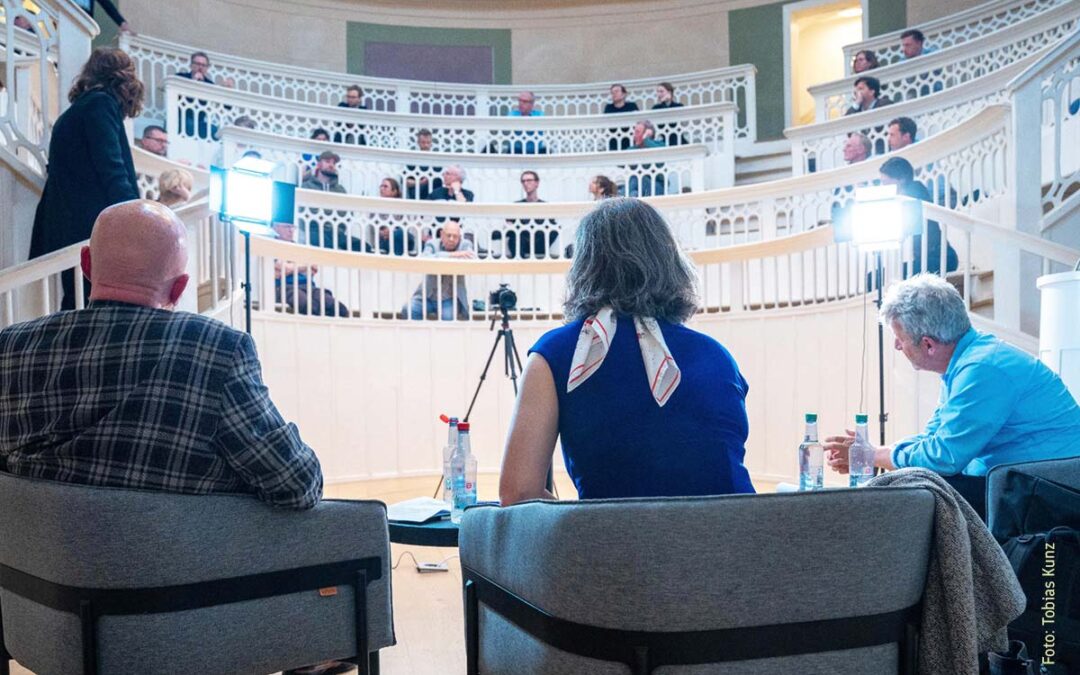 Von Rinks und Lechts – Auftaktveranstaltung der neuen Fachgesprächsreihe